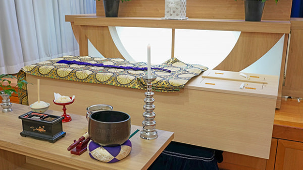 お亡くなりの後、病院や施設への清算、年金受給停止や住まいのガス・電気・水道・電話などの解約手続きも依頼できます。また、遺産の行先も生前に決めるべく、遺言書の作成支援も致します。